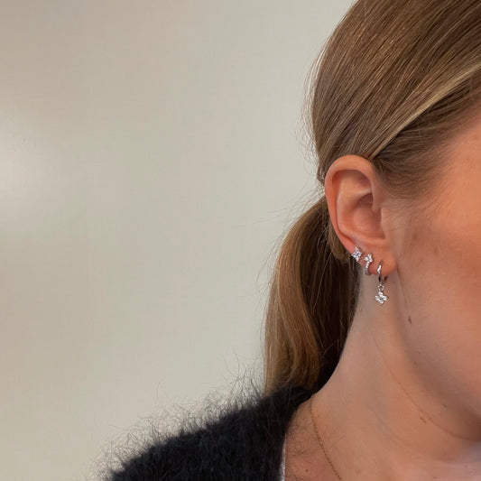 Anna - flower stud - Silver