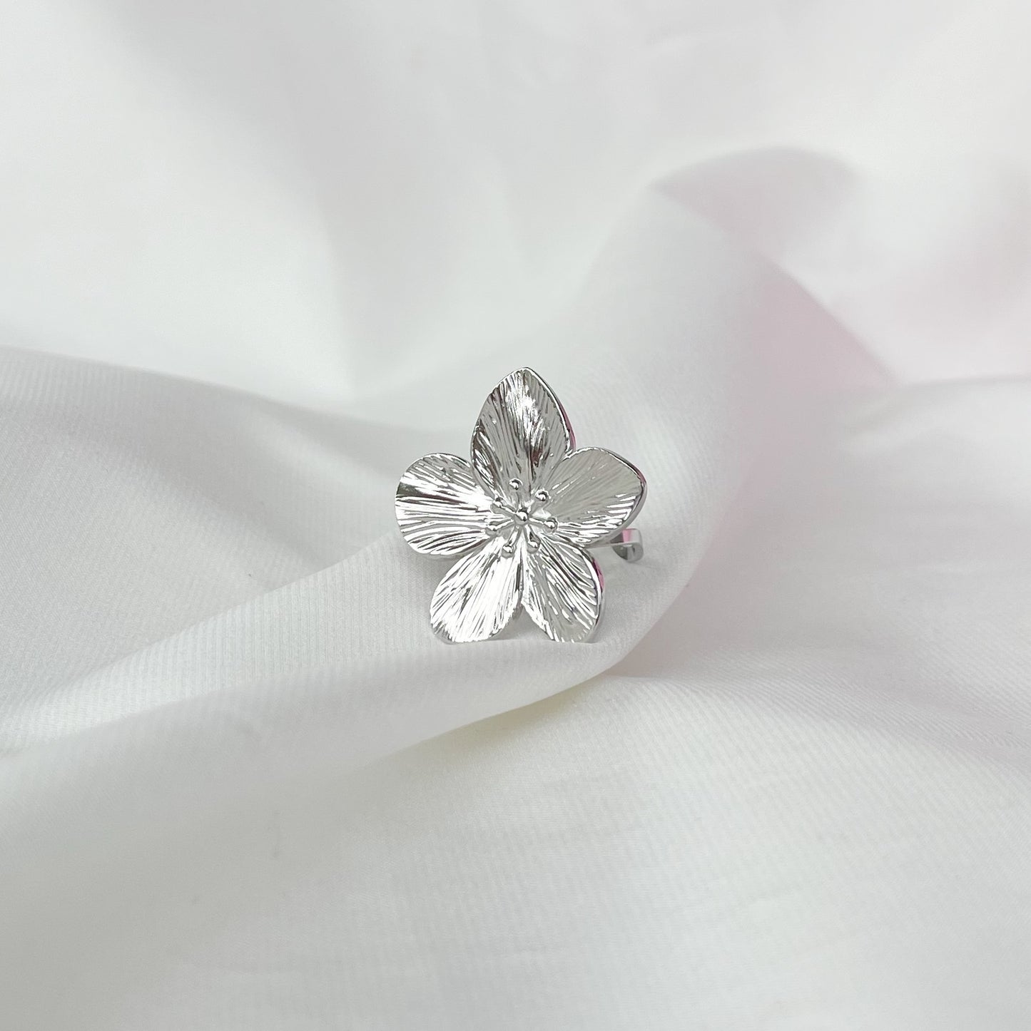 Giant Flower Ring - Silver